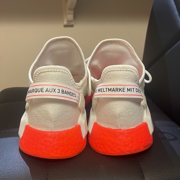 Limited edition color NMD v3 - Picture 2 of 4